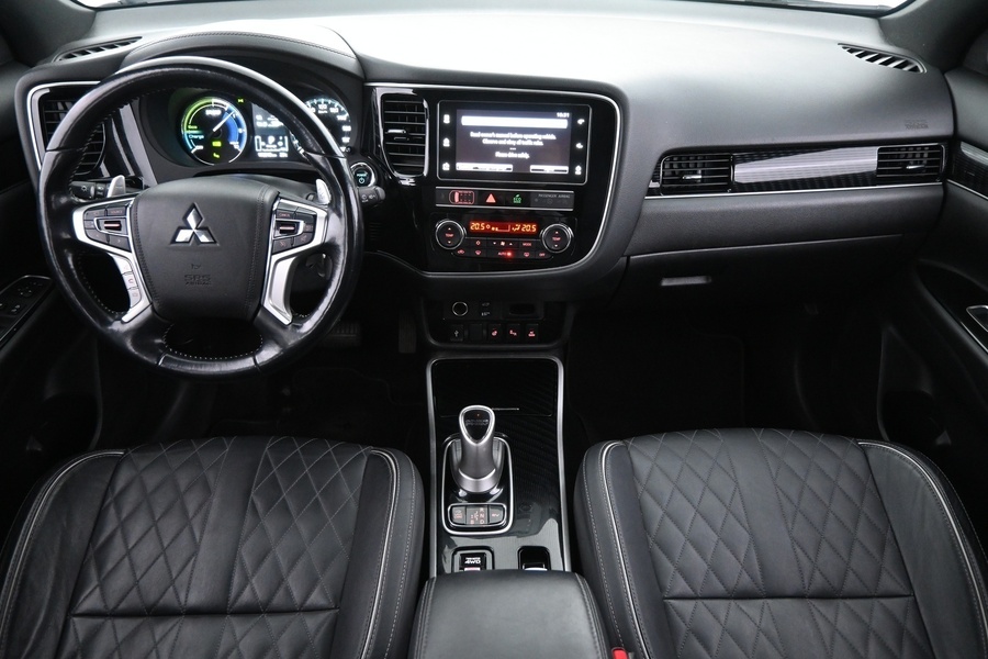 Mitsubishi Outlander PHEV vaihtoauto