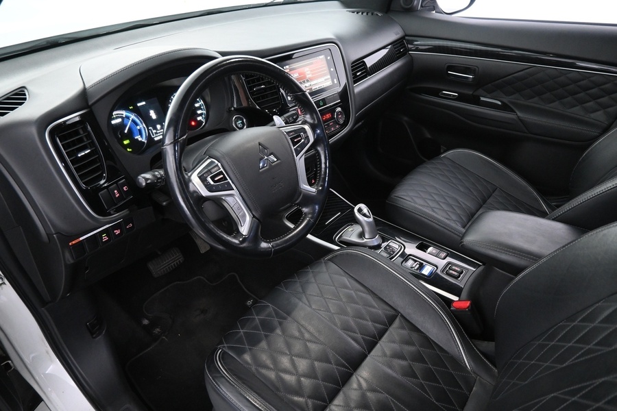 Mitsubishi Outlander PHEV vaihtoauto