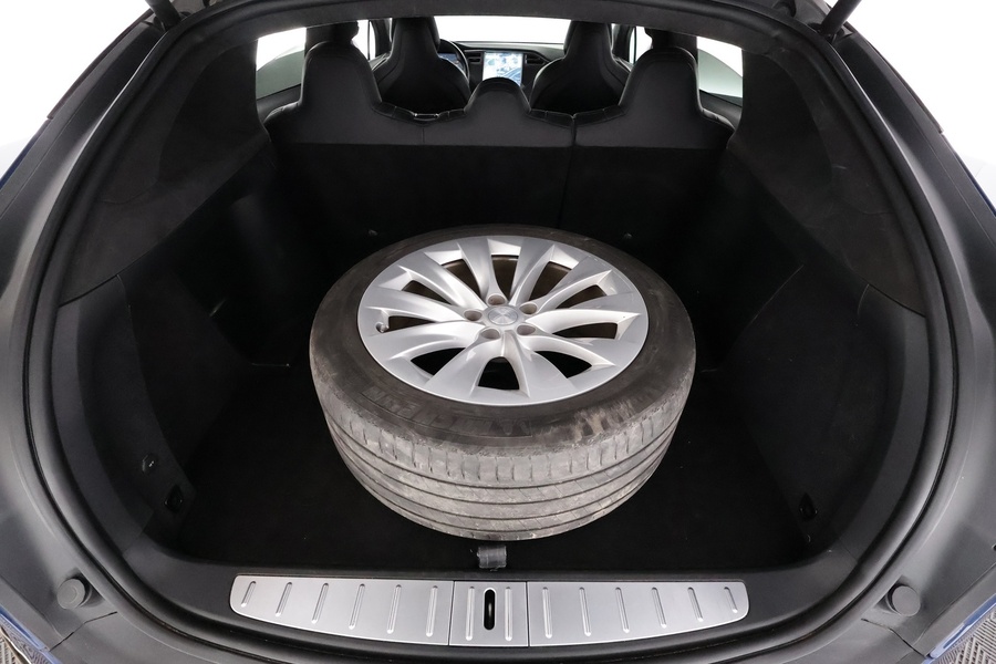 Tesla Model X vaihtoauto