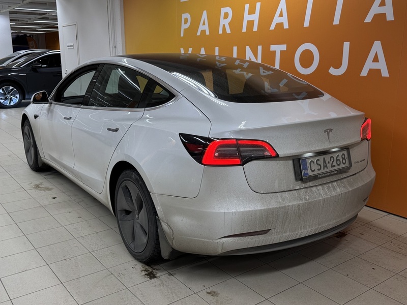 Tesla Model 3 vaihtoauto