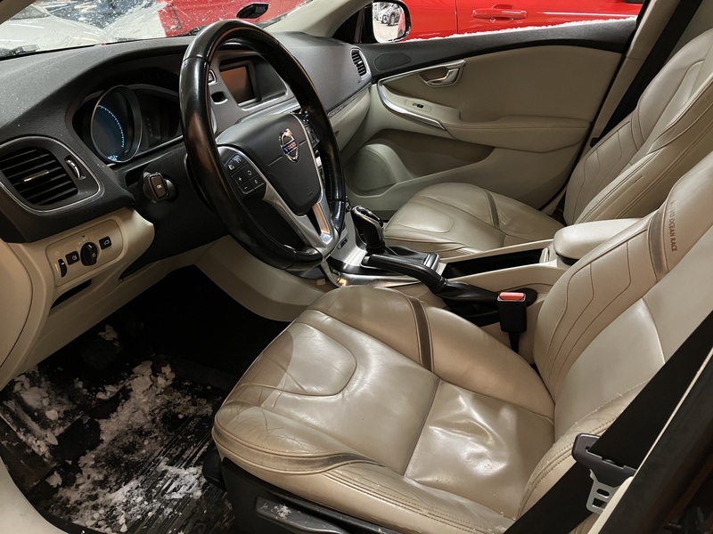 Volvo V40 Cross Country vaihtoauto