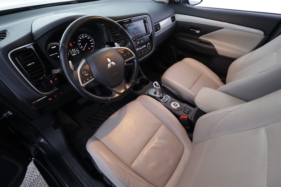 Mitsubishi Outlander PHEV vaihtoauto