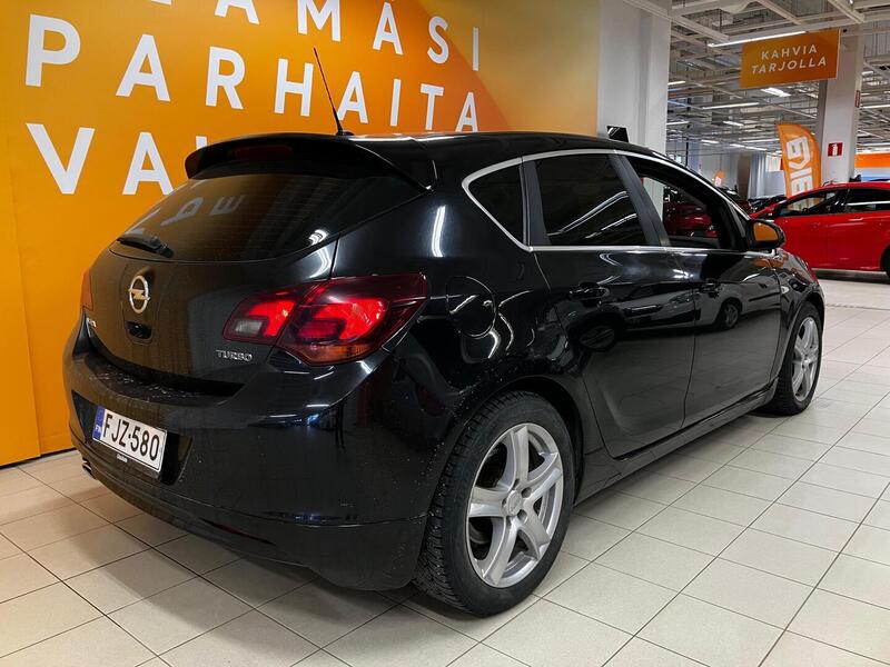 Opel Astra vaihtoauto