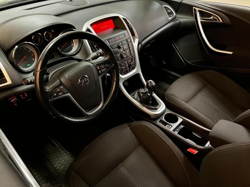 Opel Astra vaihtoauto