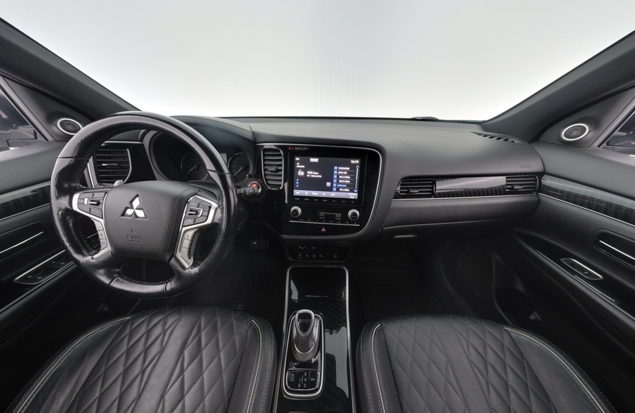 Mitsubishi Outlander PHEV vaihtoauto