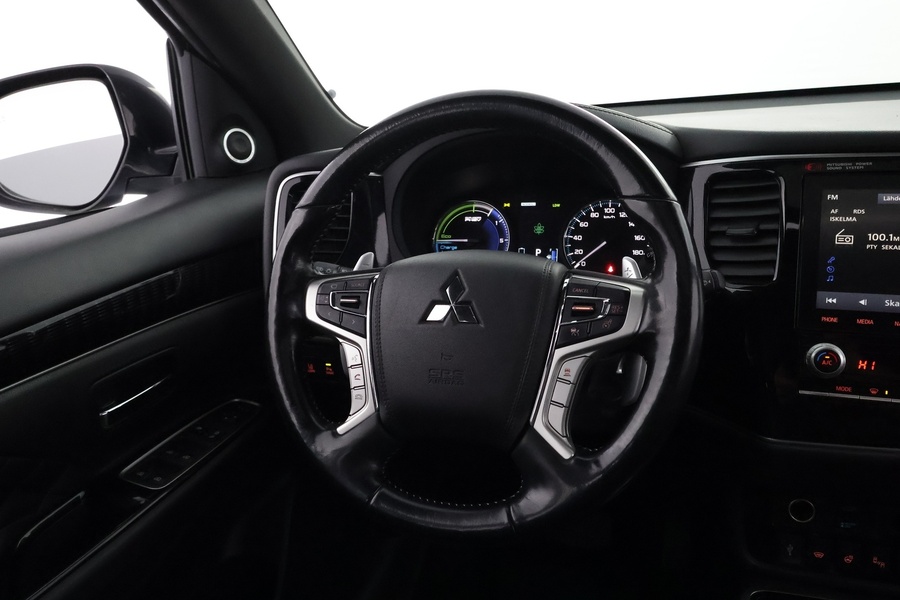 Mitsubishi Outlander PHEV vaihtoauto
