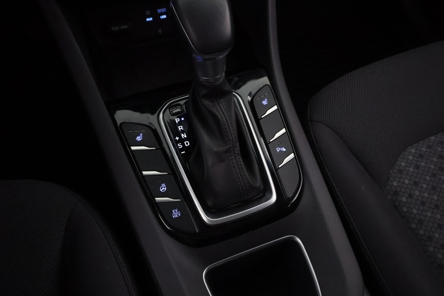 Hyundai IONIQ plug-in vaihtoauto