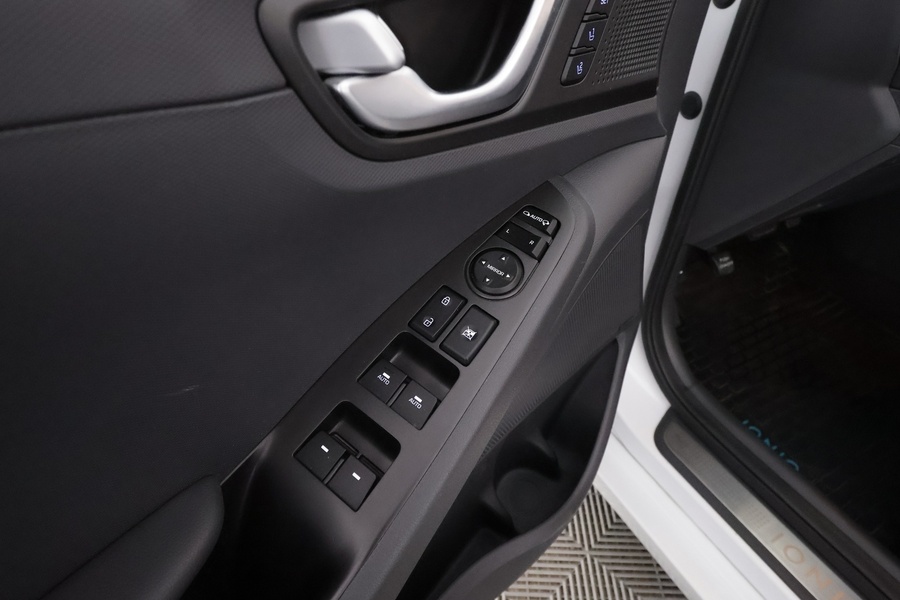 Hyundai IONIQ plug-in vaihtoauto