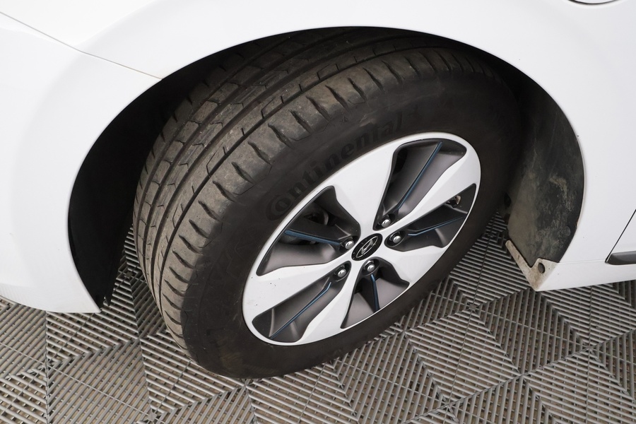 Hyundai IONIQ plug-in vaihtoauto