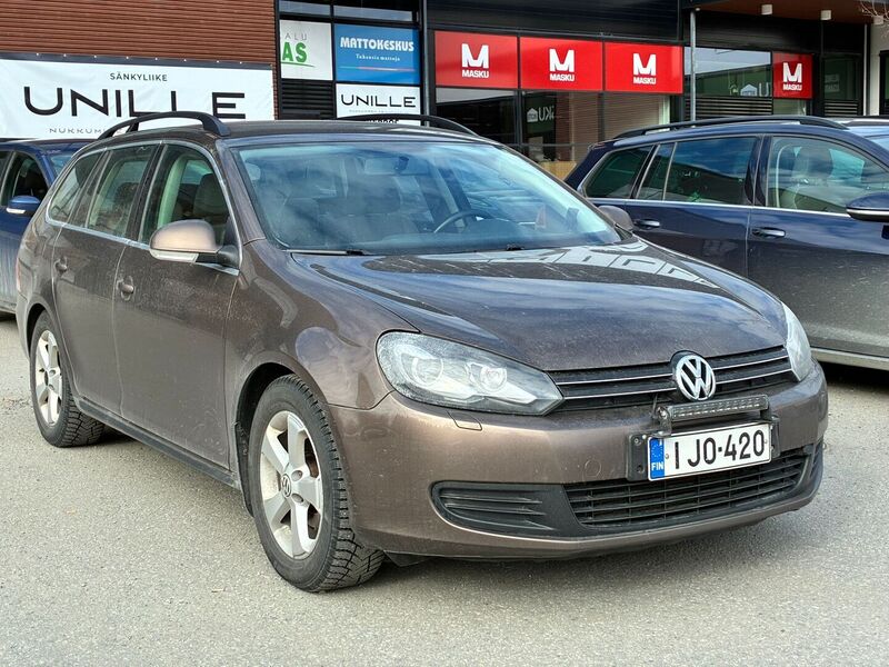Volkswagen Golf vaihtoauto
