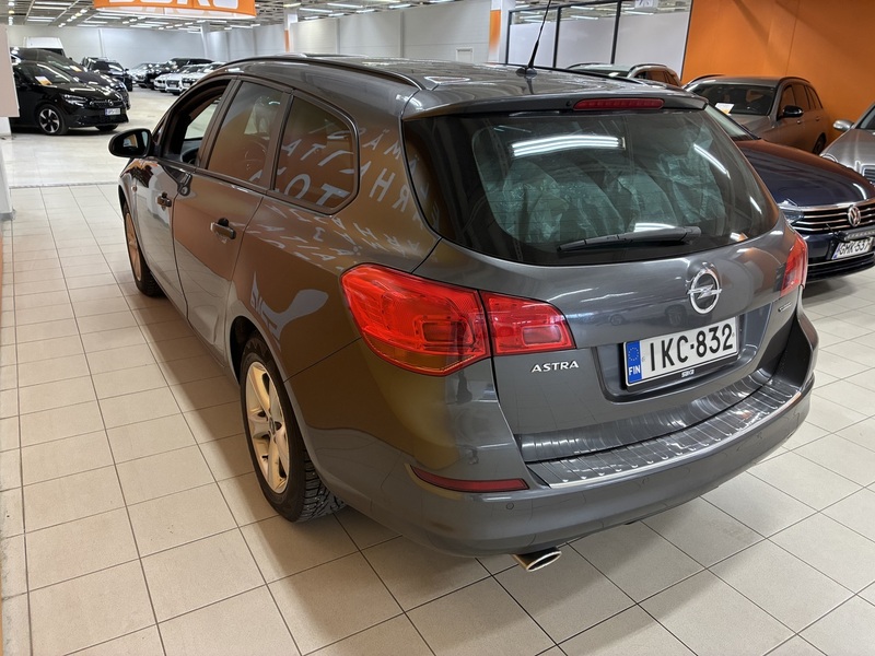 Opel Astra vaihtoauto