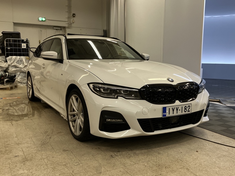 BMW 330 vaihtoauto
