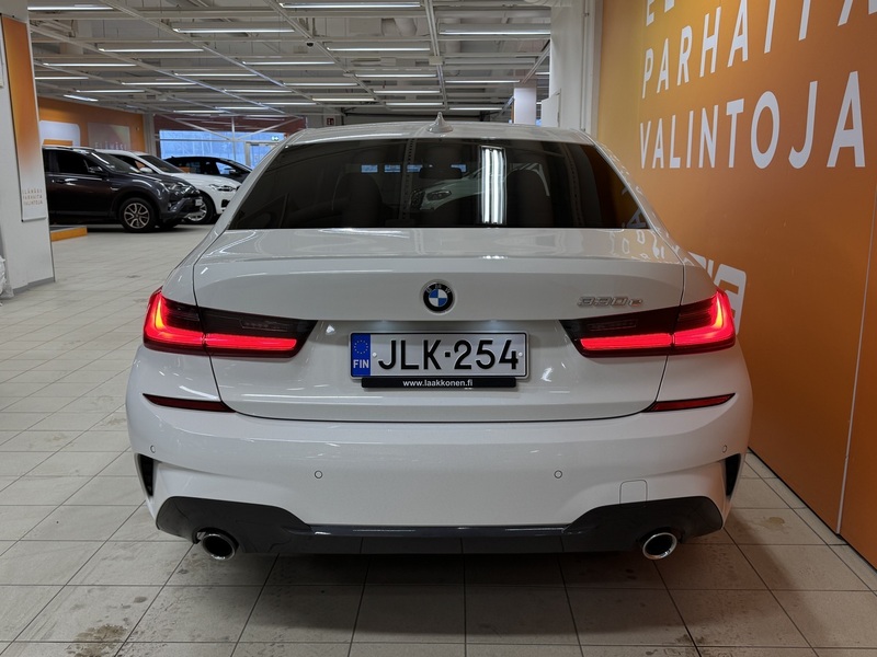 BMW 330 vaihtoauto