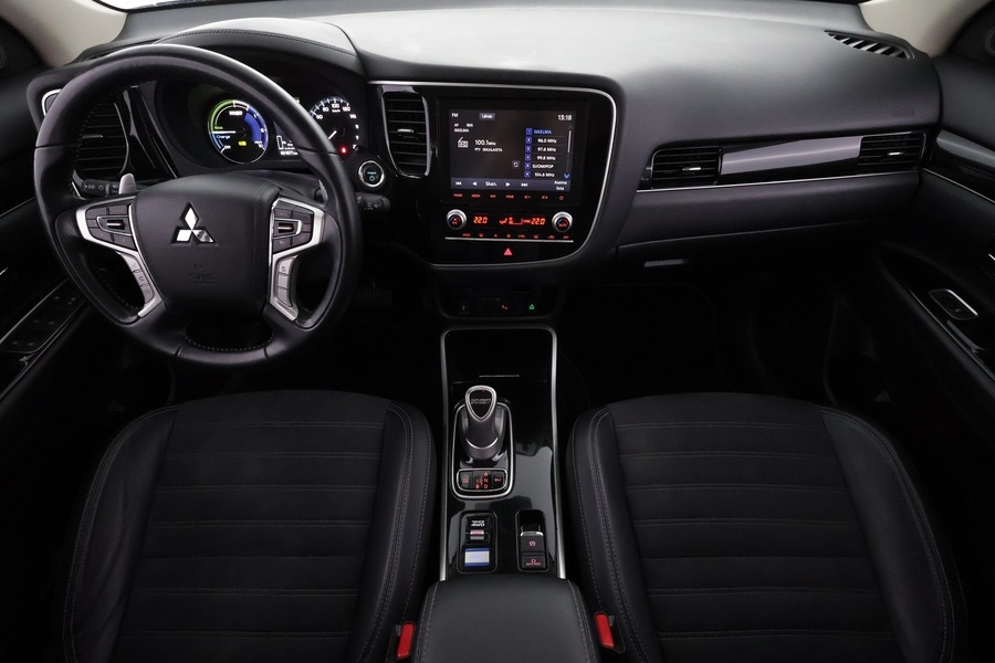 Mitsubishi Outlander PHEV vaihtoauto