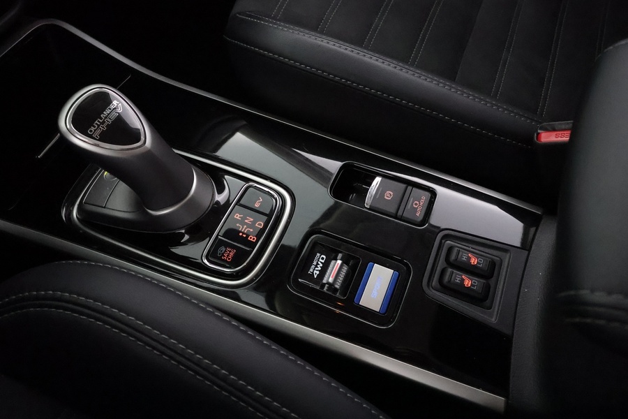 Mitsubishi Outlander PHEV vaihtoauto