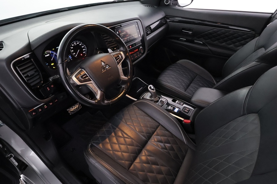 Mitsubishi Outlander PHEV vaihtoauto