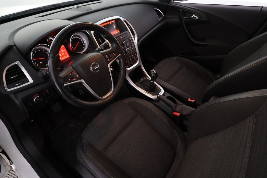 Opel Astra vaihtoauto