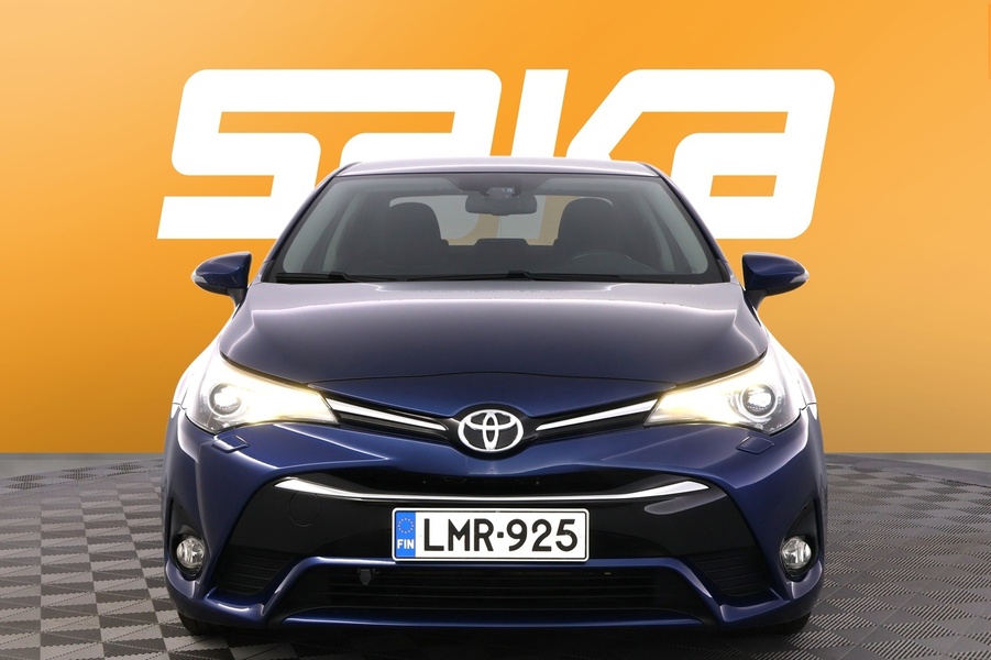 Toyota Avensis vaihtoauto