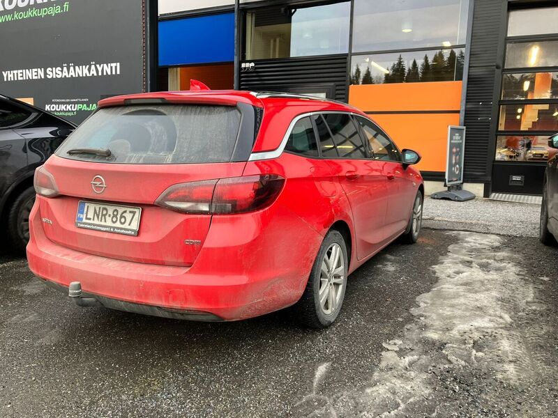 Opel Astra vaihtoauto
