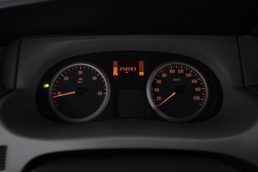 Opel Vivaro vaihtoauto