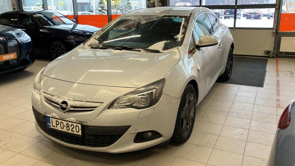 Opel Astra vaihtoauto
