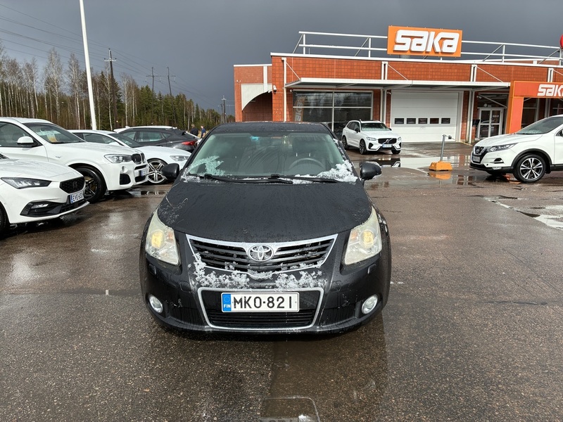 Toyota Avensis vaihtoauto