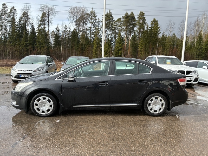 Toyota Avensis vaihtoauto