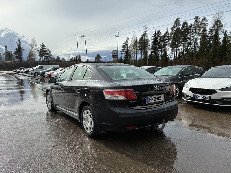 Toyota Avensis vaihtoauto