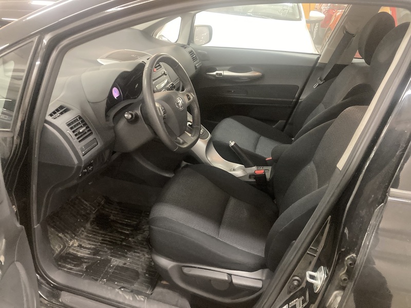 Toyota Auris vaihtoauto