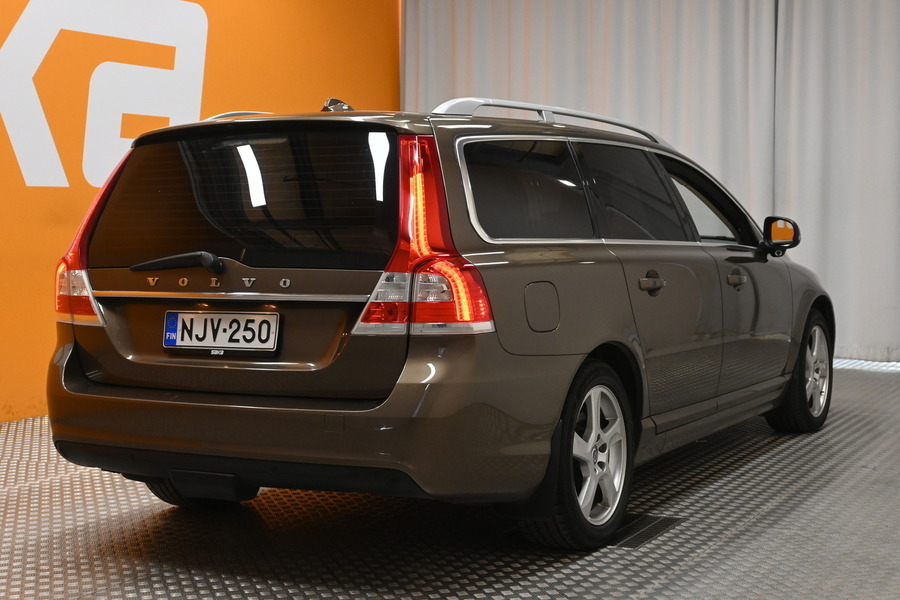 Volvo V70 vaihtoauto
