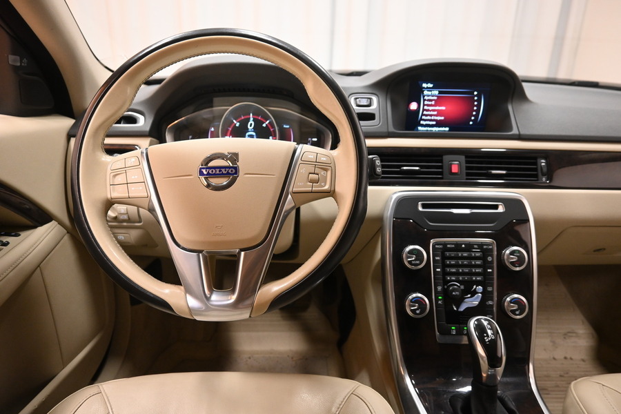 Volvo V70 vaihtoauto