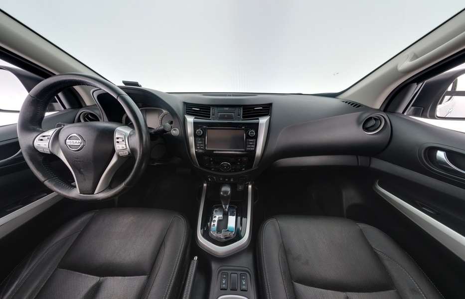 Nissan Navara vaihtoauto