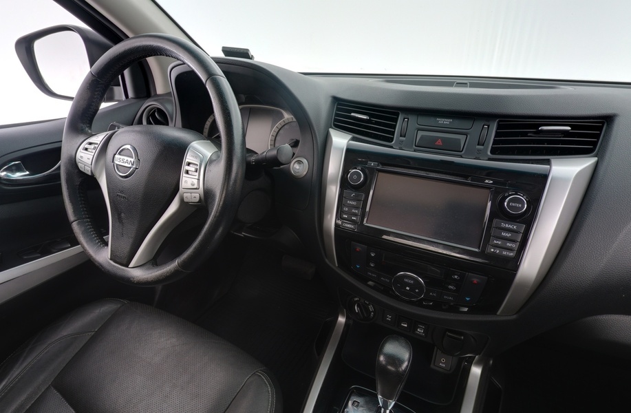 Nissan Navara vaihtoauto