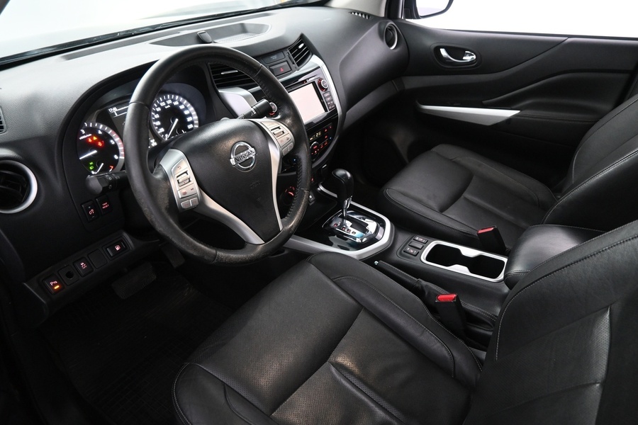 Nissan Navara vaihtoauto