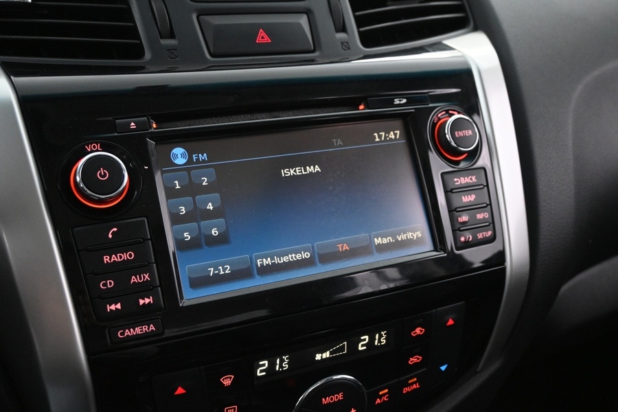 Nissan Navara vaihtoauto