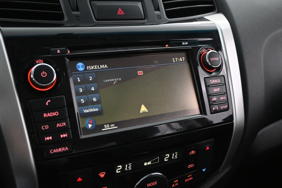 Nissan Navara vaihtoauto