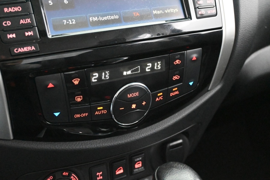 Nissan Navara vaihtoauto