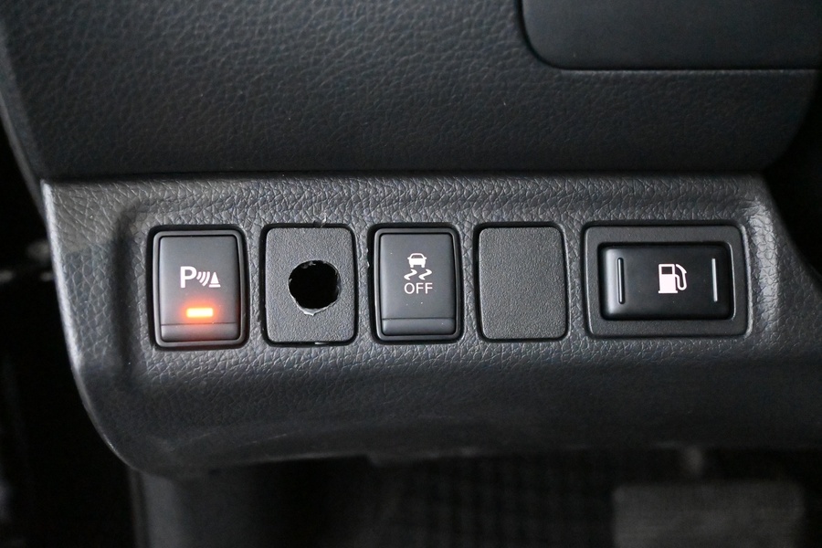 Nissan Navara vaihtoauto