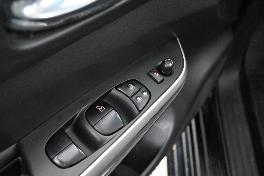 Nissan Navara vaihtoauto