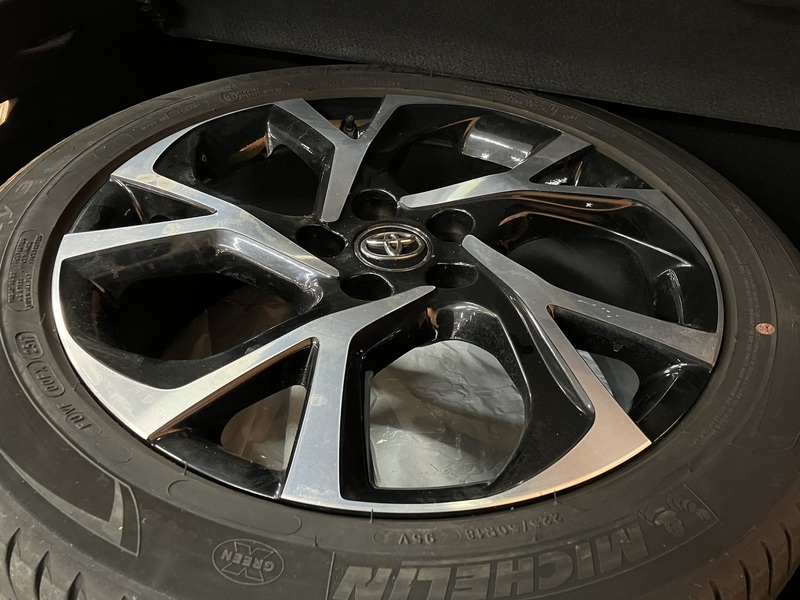 Toyota C-HR vaihtoauto