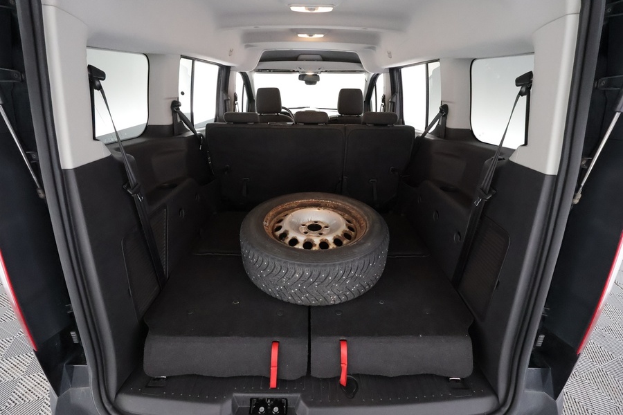 Ford Grand Tourneo Connect vaihtoauto