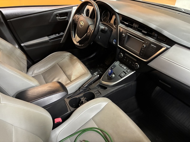 Toyota Auris vaihtoauto