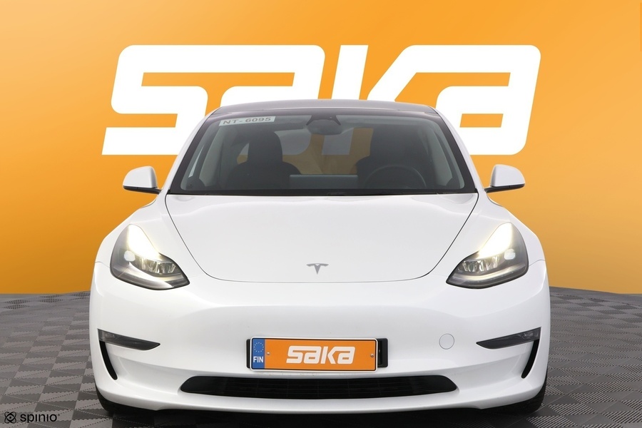 Tesla Model 3 vaihtoauto