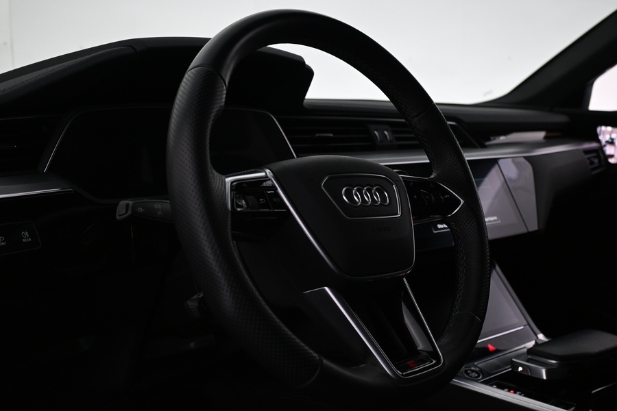 Audi e-tron vaihtoauto