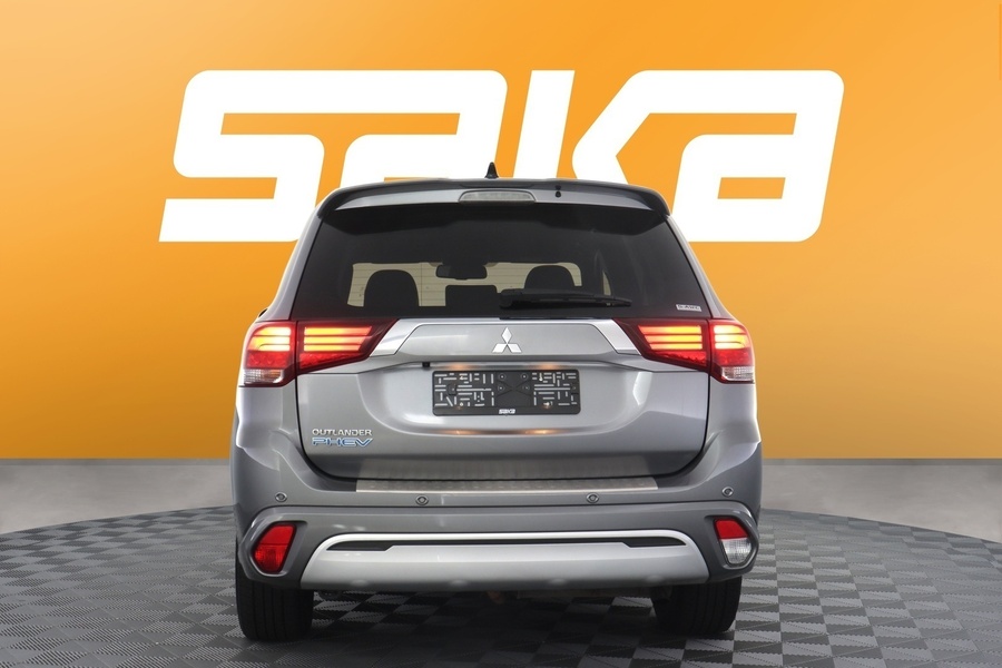 Mitsubishi Outlander PHEV vaihtoauto