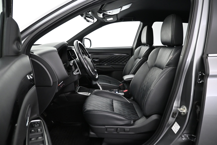 Mitsubishi Outlander PHEV vaihtoauto