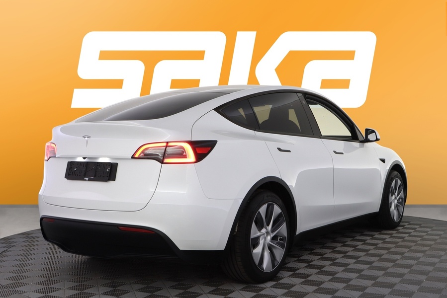 Tesla Model Y vaihtoauto
