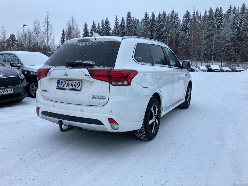 Mitsubishi Outlander PHEV vaihtoauto