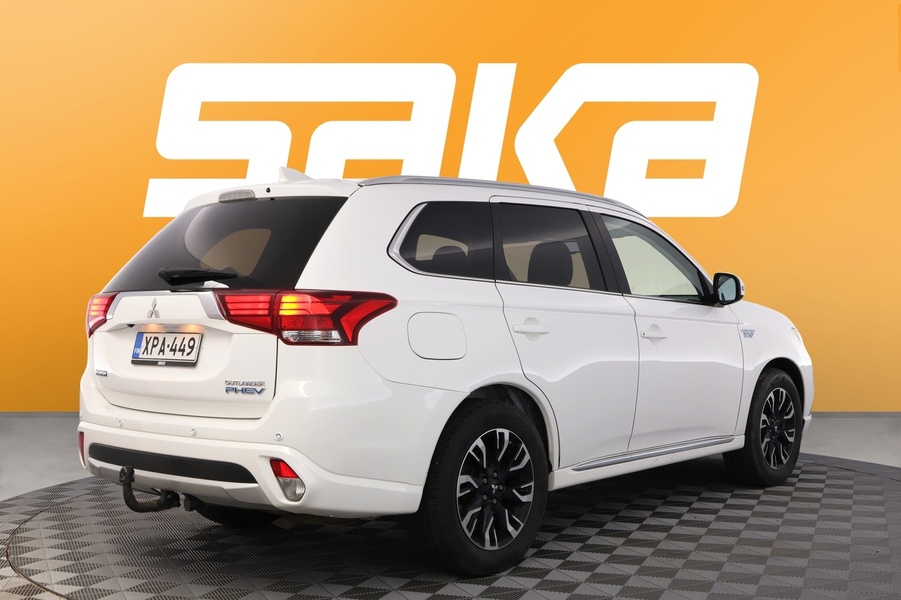 Mitsubishi Outlander PHEV vaihtoauto