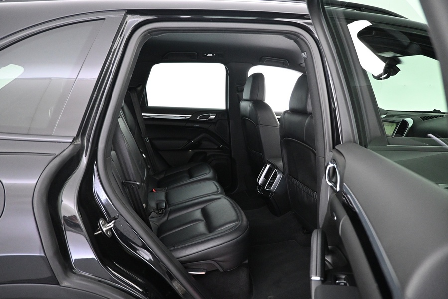 Porsche Cayenne vaihtoauto